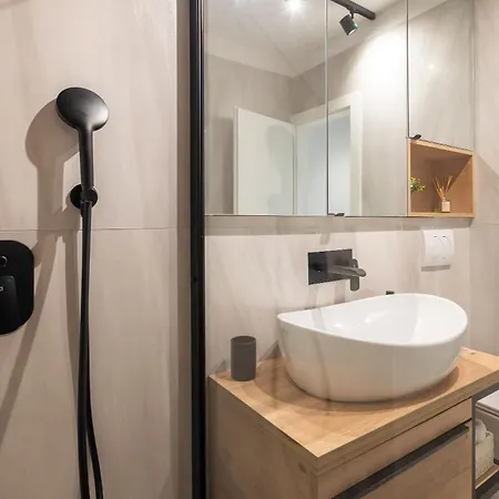 Апартаменти Leonela